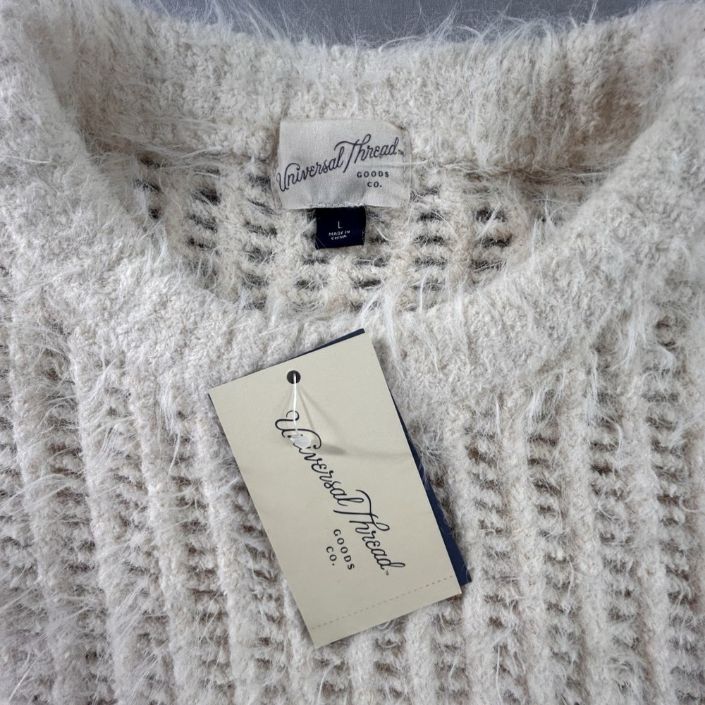 Universal Thread Cream Cropped Cozy Fuzzy‎ Sweater Women's Large Winter Cabin - Picture 3 of 11